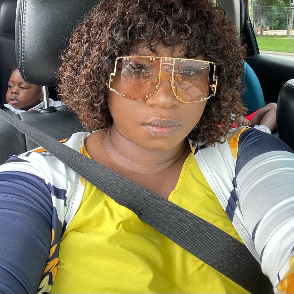 Meet your Posher, Victoria